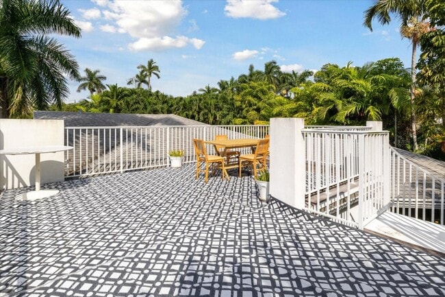 Building Photo - 202 32nd St