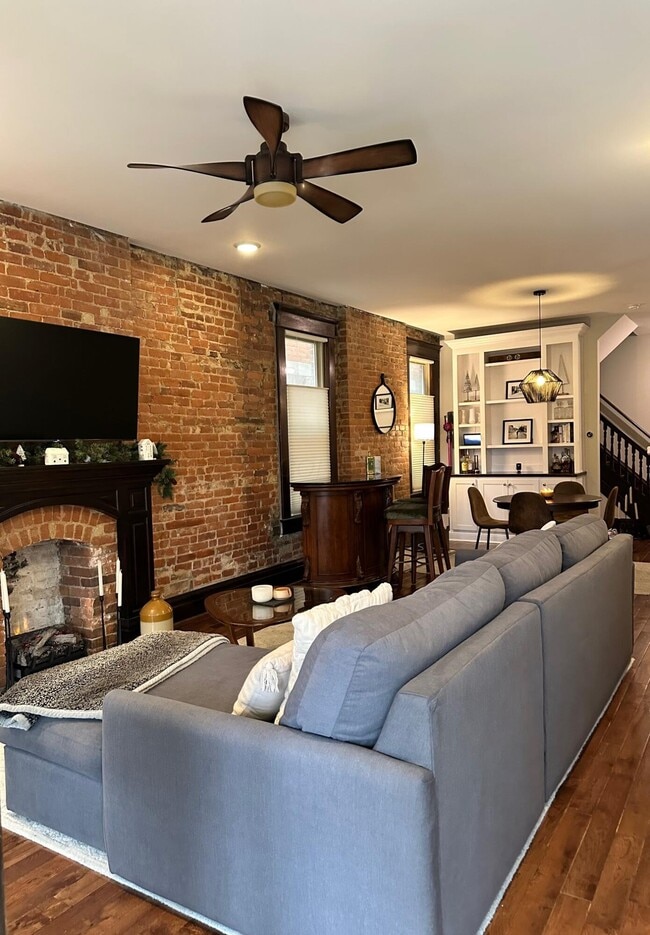 Building Photo - 117 Miami Ave