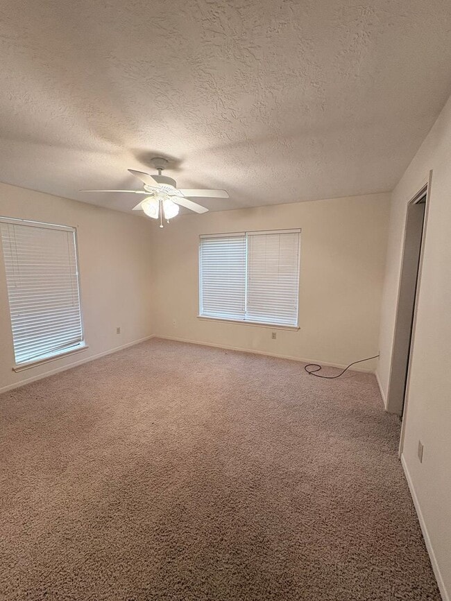 Building Photo - 22803 Trailwood Ln