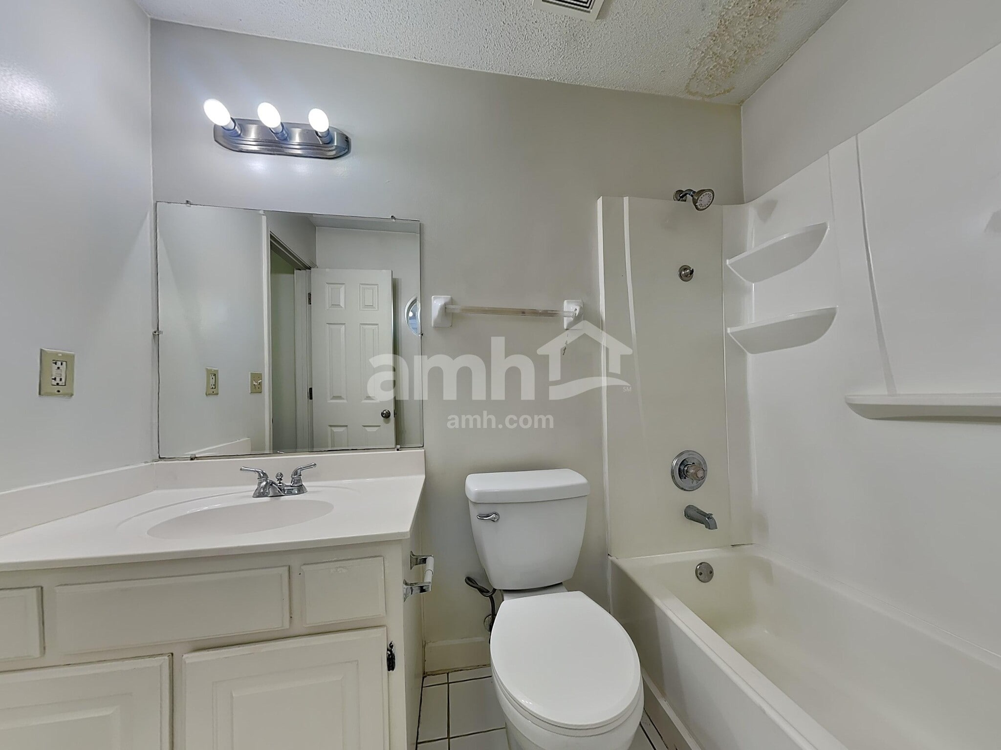 Building Photo - 4920 Misty River Rd