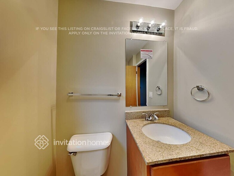 Building Photo - 373 Mors Ave