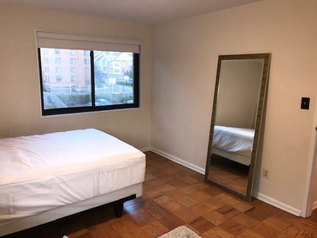 large bedroom mirror/windows - 1931 N Cleveland St