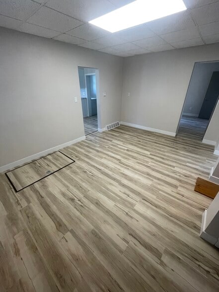 Dining room area - 1001 S 4th Ave
