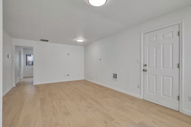 Building Photo - Charming 3 bed/1bath Lynnwood Home