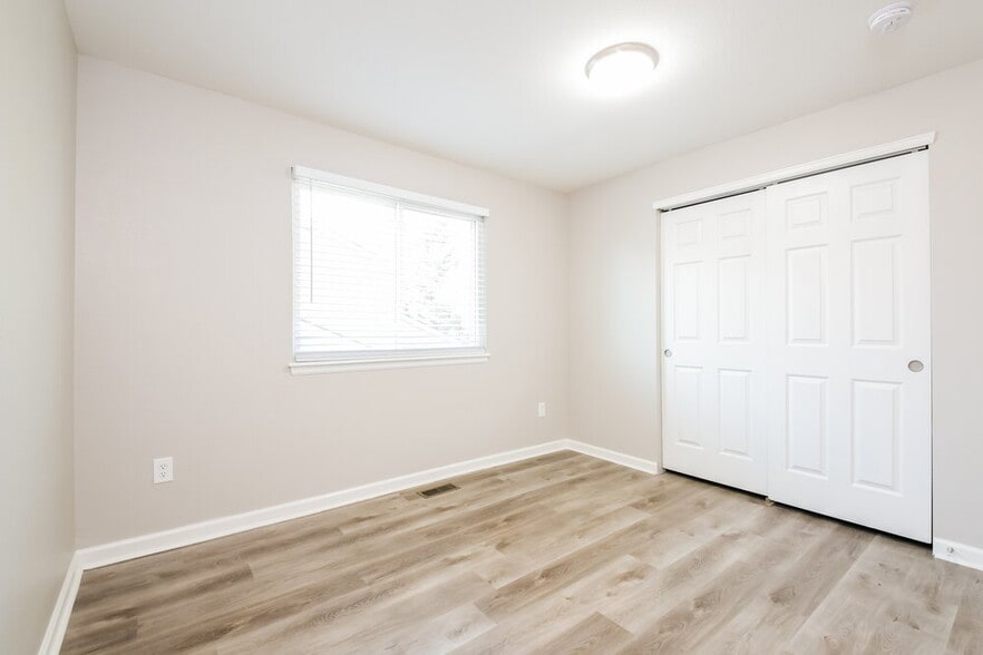 Building Photo - 19452 E Hamilton Pl