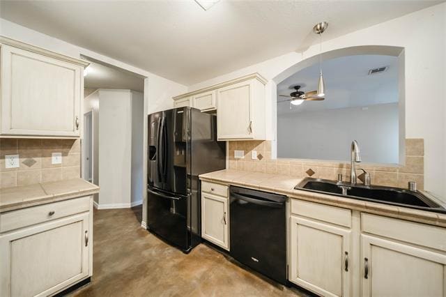 Building Photo - 2211 Lilac Cir