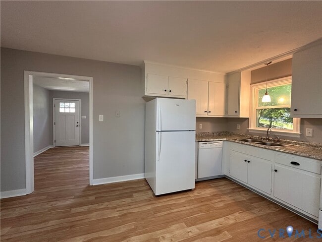 Building Photo - 7145 Foxbernie Dr