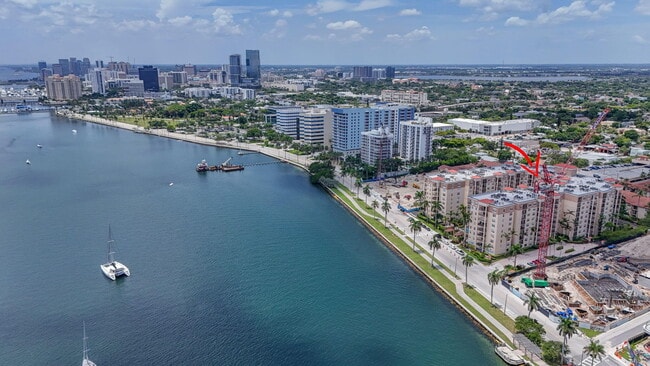 Building Photo - 1801 N Flagler Dr