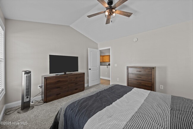 Building Photo - 218 Kestrel Ct