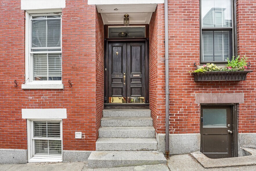 Building Photo - 34 Soley St