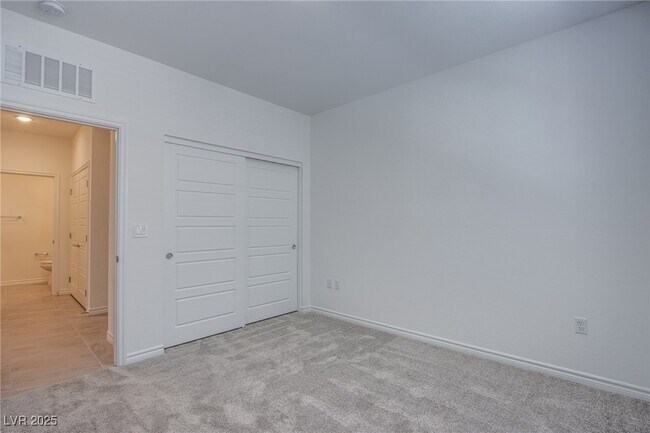 Building Photo - 2555 Hampton Rd
