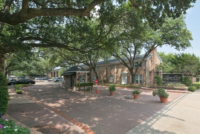 Building Photo - 4040 San Felipe St