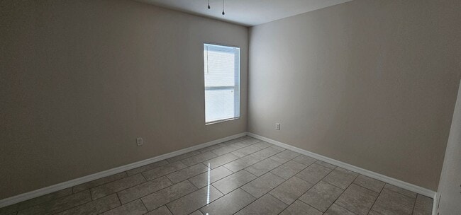 Building Photo - Charming 3 Bedroom, 2 Bathroom Duplex  – Available Now!