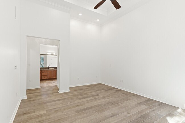 Building Photo - 2928 Pine Valley Dr