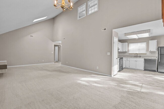 Building Photo - Just Renovated & Ready for You!