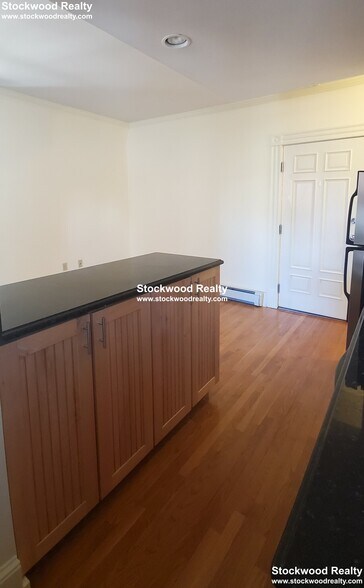 Building Photo - 195 Commonwealth Ave