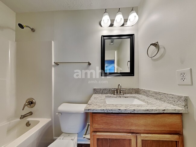 Building Photo - 2555 Samantha Dr