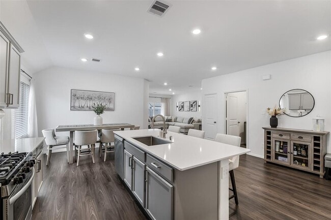 Building Photo - 17018 Westmoreland Promenade Pl