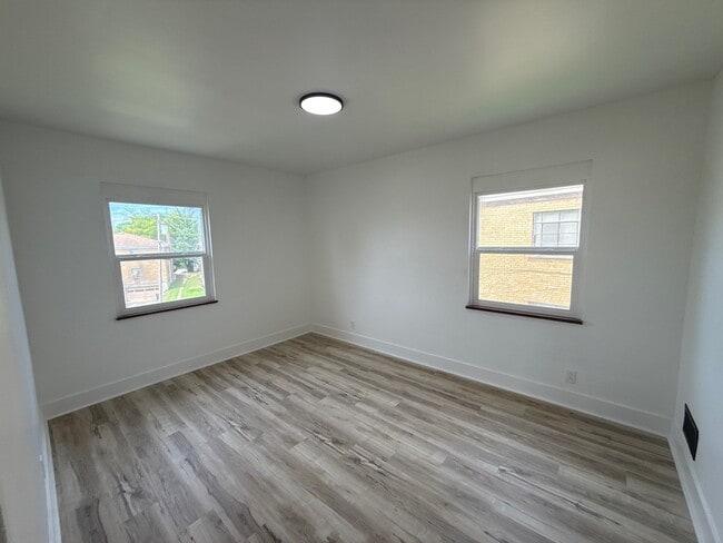Building Photo - 7209 Brookcrest Dr