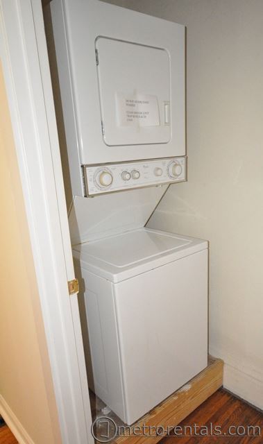 In unit washer & dryer - 2185 Summit St