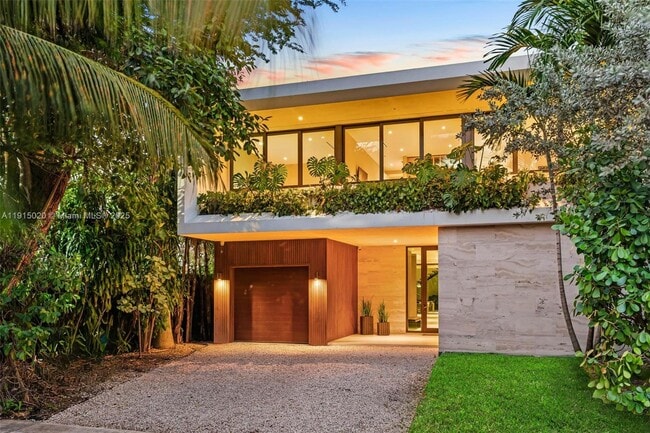 Building Photo - 77 SW 18th Terrace