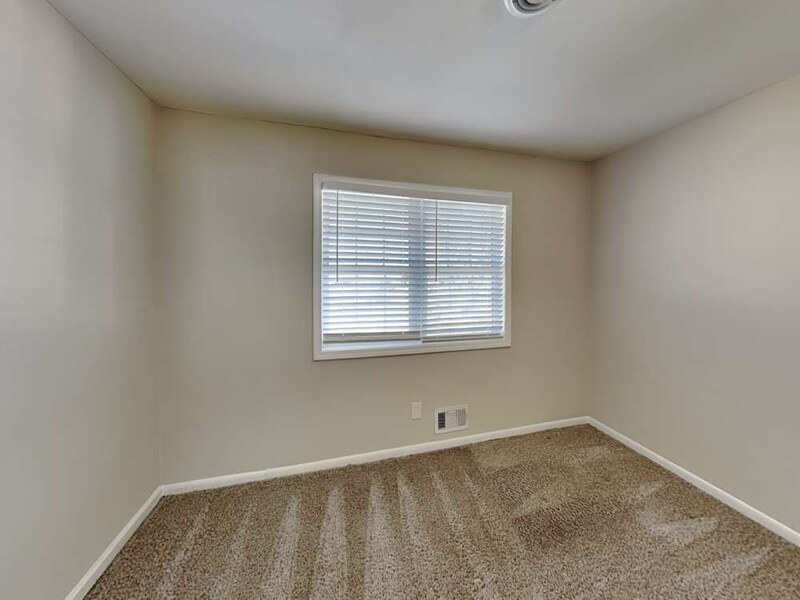 Building Photo - 334 Dartmouth Dr SW