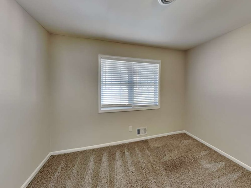 Building Photo - 335 Dartmouth Dr SW