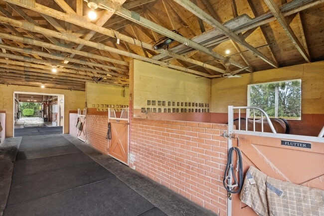 Building Photo - 11861 Hawk Hollow