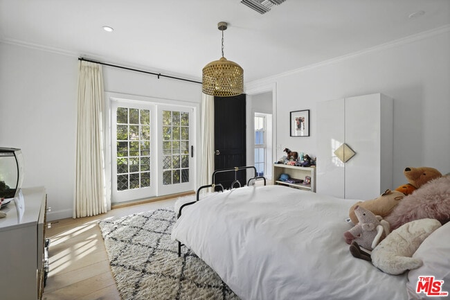 Building Photo - 23255 Mariposa De Oro St