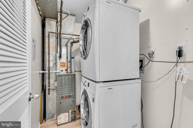 Building Photo - 271 Andover Pl