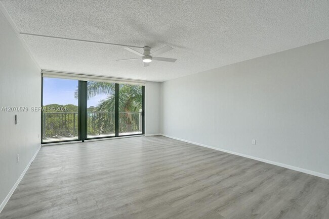 Building Photo - 1101 River Reach Dr