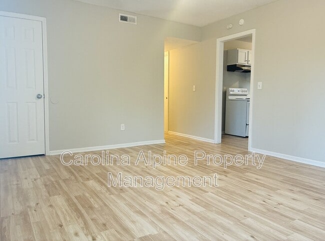 Building Photo - 416 Stirrup Ct