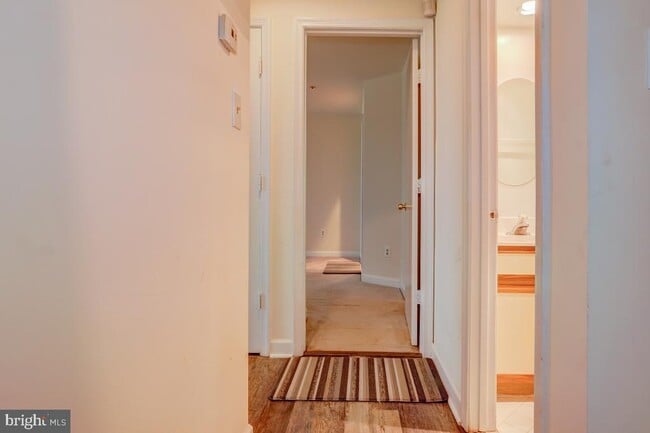 Building Photo - 3301 Sir Thomas Dr