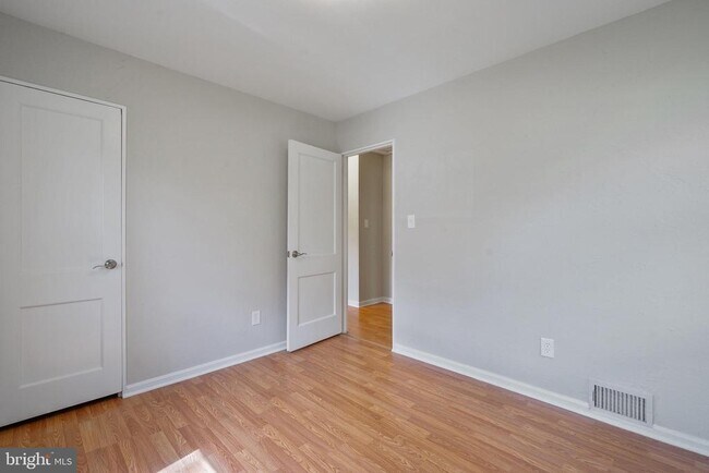 Building Photo - 7421 Nigh Rd