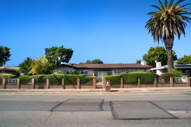 Building Photo - 10019 Balboa Blvd