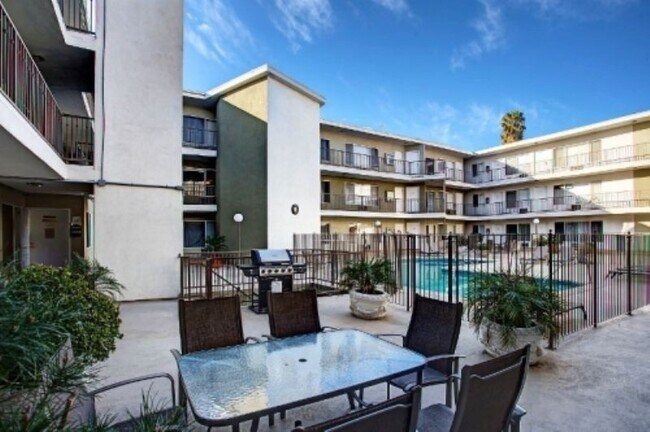 Building Photo - 5307 Sepulveda Blvd