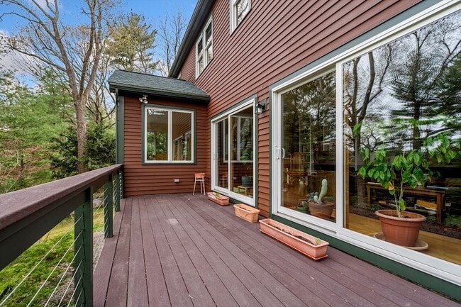 Building Photo - 31 Woodcliffe Rd