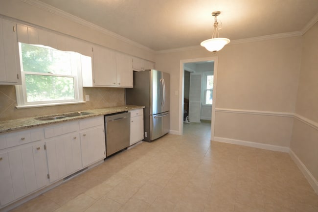 Building Photo - 2504 Timothy Dr