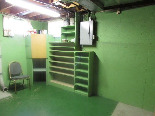 Building Photo - 3 BED | 2 BATH | CARPORT | WEST RAPID