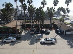 Building Photo - Beachside Studio