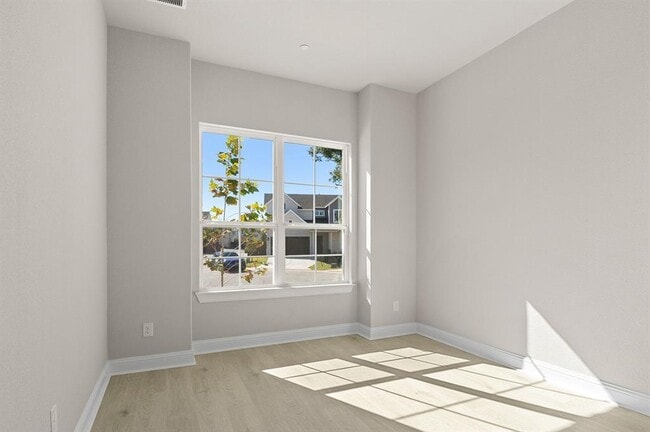 Building Photo - 600 C-Bar Ranch Trl