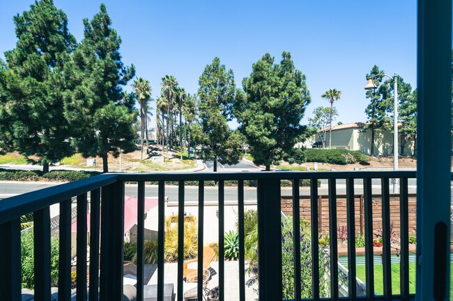 Building Photo - 1808 Cottonwood Ave