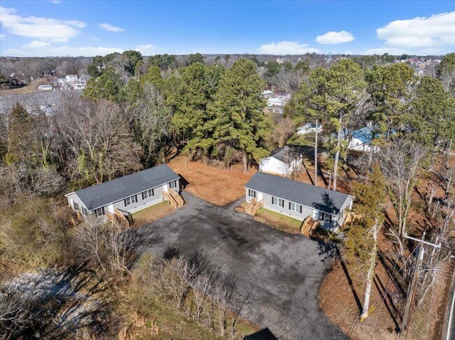 Building Photo - The Home You’ve Been Searching For! *Utilities & Furniture can be added with a rental premium.*