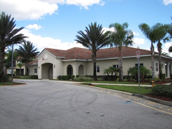 Building Photo - Spacious 3/2 Condo in the Gated Oakwater Community with Single Car Garage!