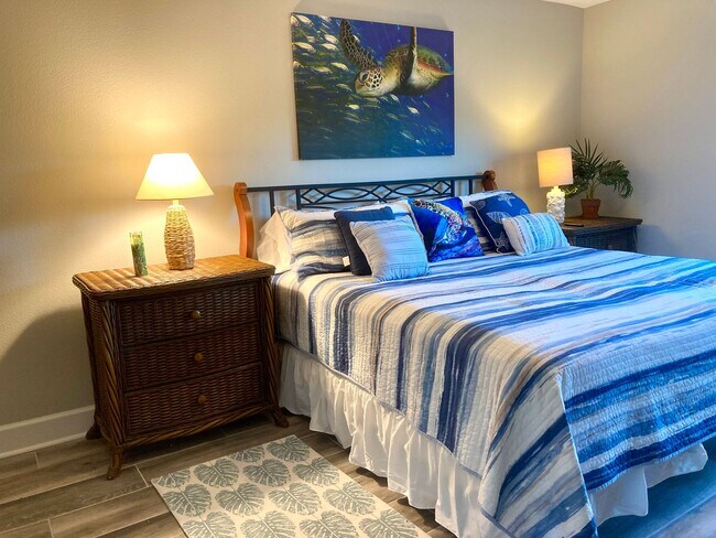 Building Photo - Completely remodeled waterfront condo!