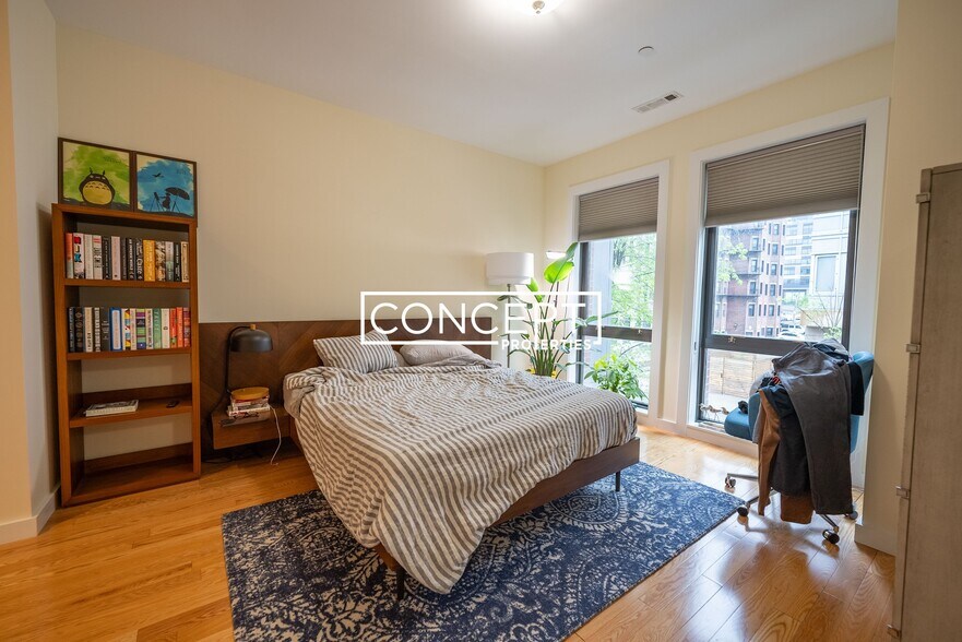 Building Photo - 9 Miner St