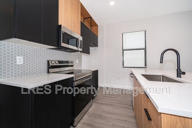 Building Photo - 8773 Zen Dr