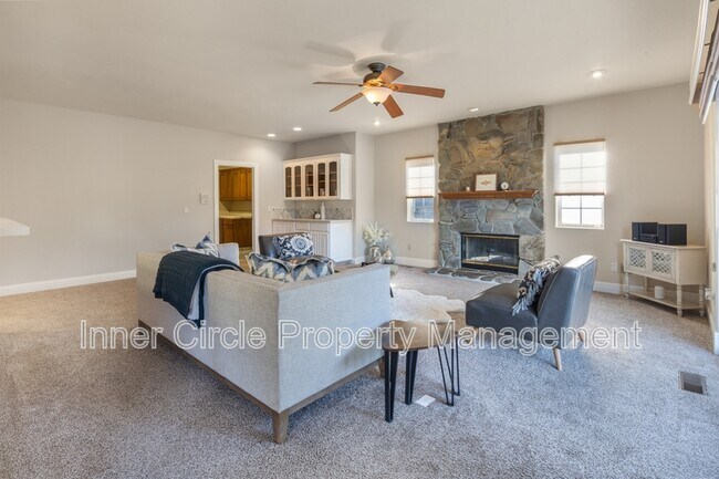 Building Photo - 5771 Gateway Ct