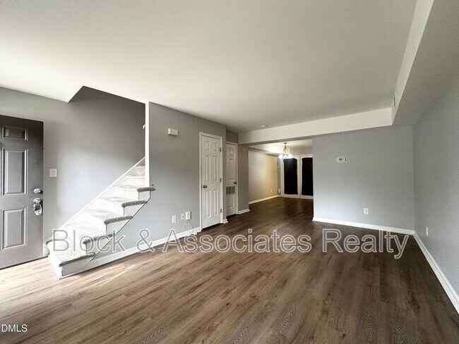 Building Photo - 4808 Blue Bird Ct