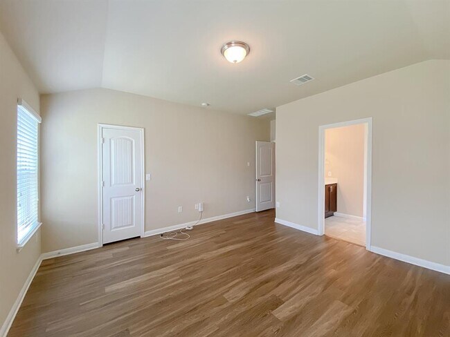 Building Photo - 528 Longhorn Cavern Rd